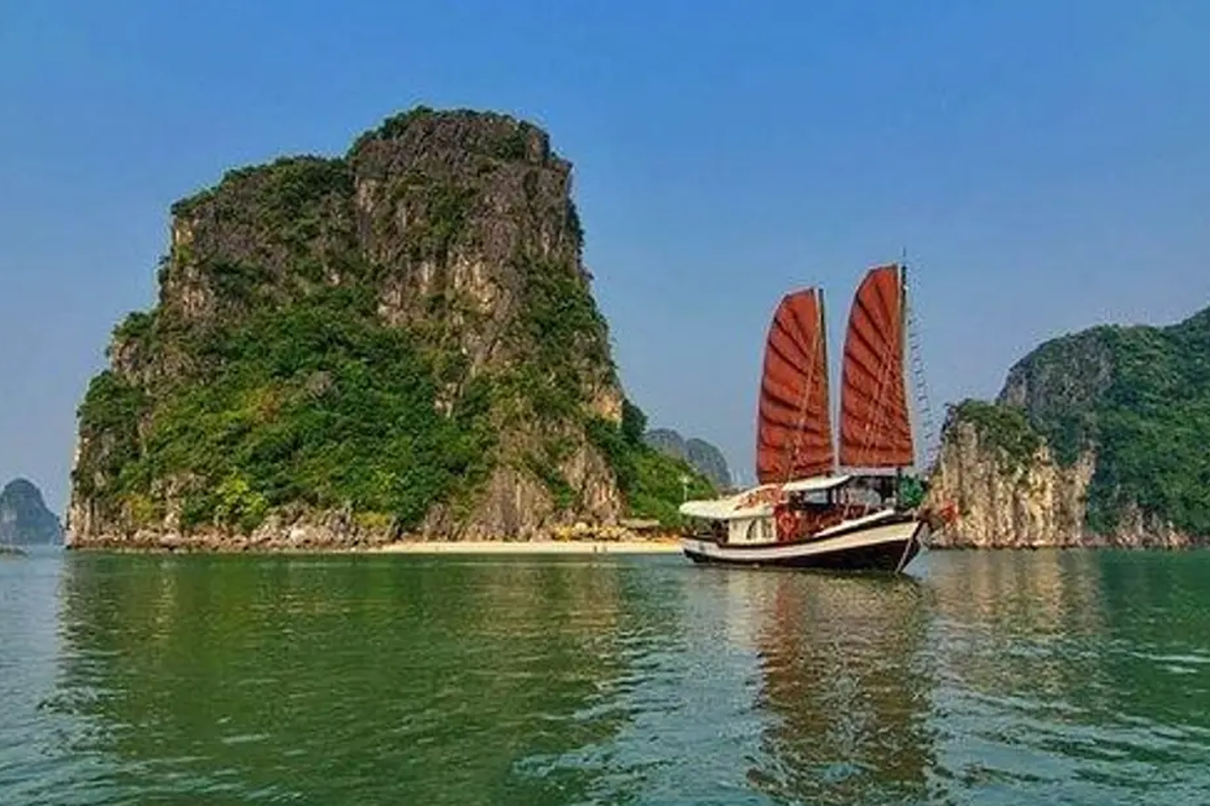 Halong Bay boat Tour 4 hours from Halong city